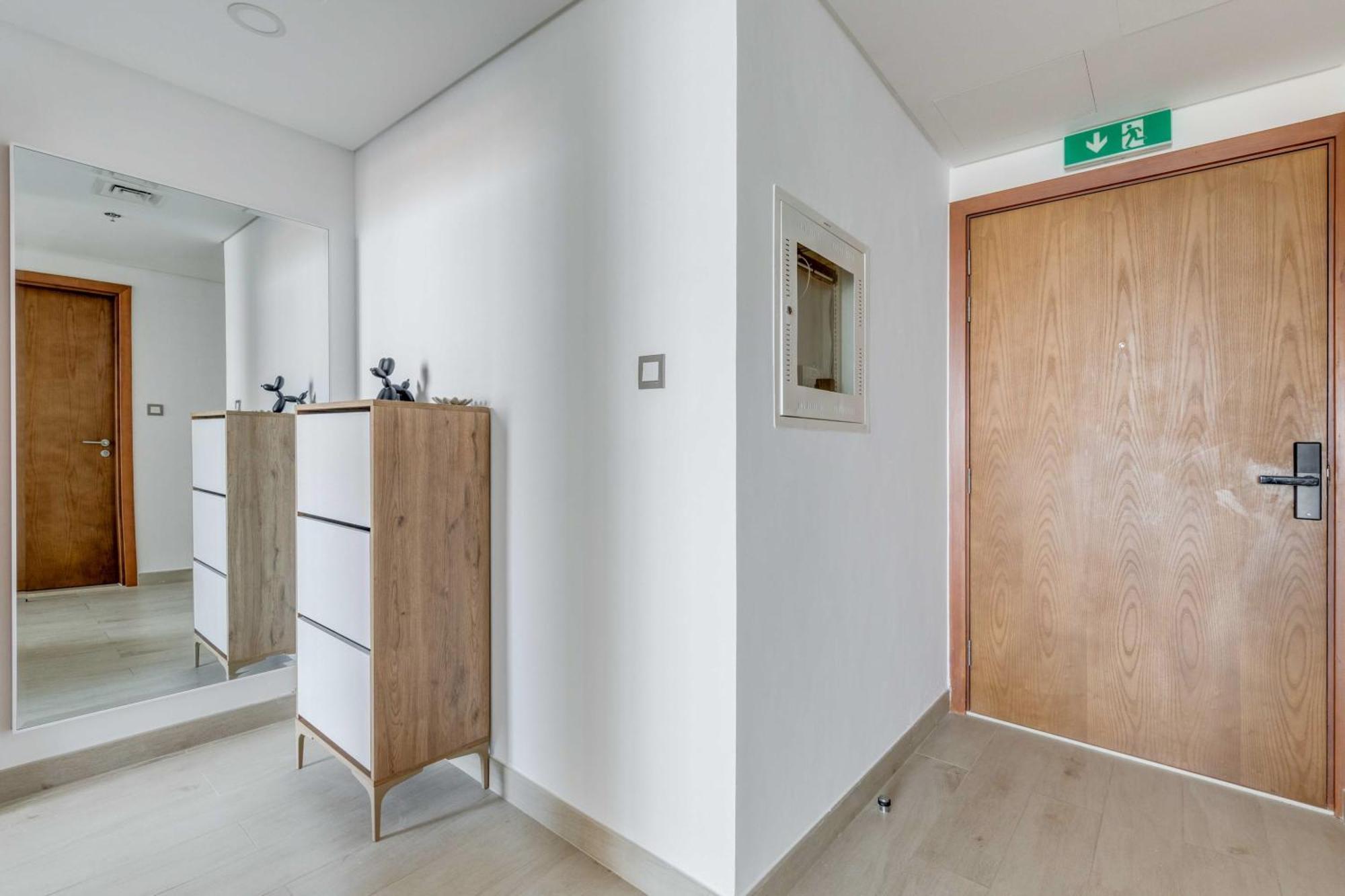 Luxury Azizi Mina Beachfront Apartments Dubai Exterior photo