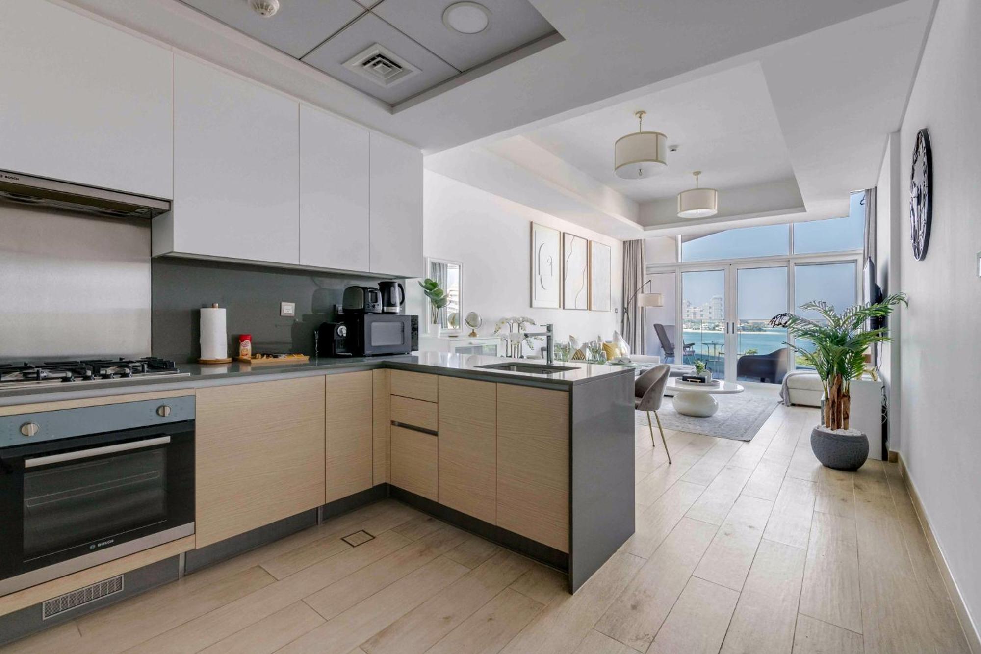 Luxury Azizi Mina Beachfront Apartments Dubai Exterior photo