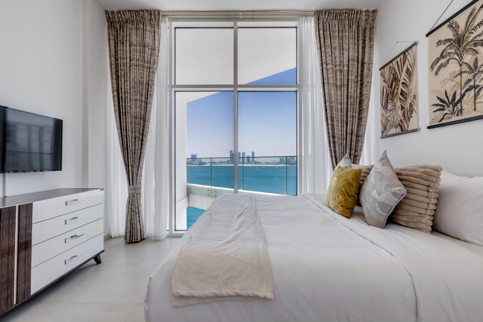 Luxury Azizi Mina Beachfront Apartments Dubai Exterior photo